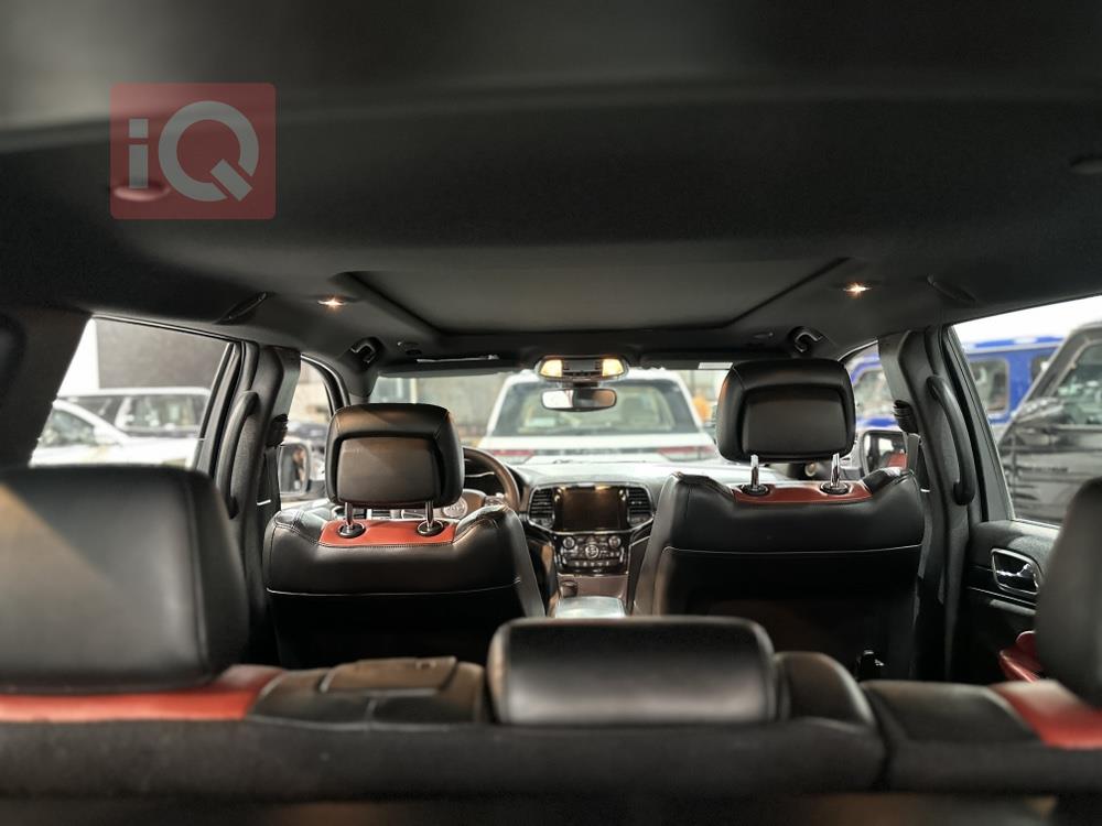 جیپ گراند شیرۆکی